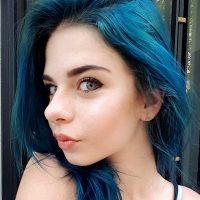 23 Pics Of Girls With Neon Hair