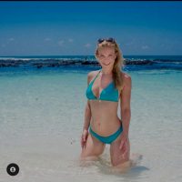 Alex Outhwaite A Travel Blogger With A Very Hot Bod And Positive Vibes