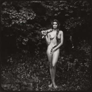Cindy Crawford – “Eve In The Garden On Eden” – Brookville, NY – 1993 – Ph. Annie Leibovitz – [HQ]