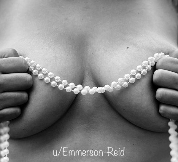 playing-with-pearls_001
