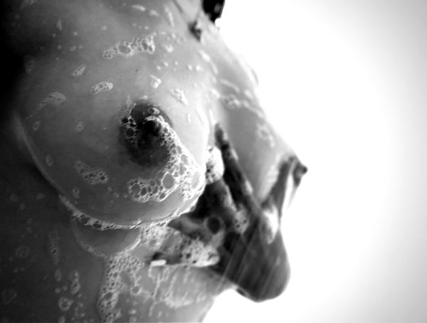 the-cold-water-from-my-shower-made-my-nips-so-perky-f09f988d_001